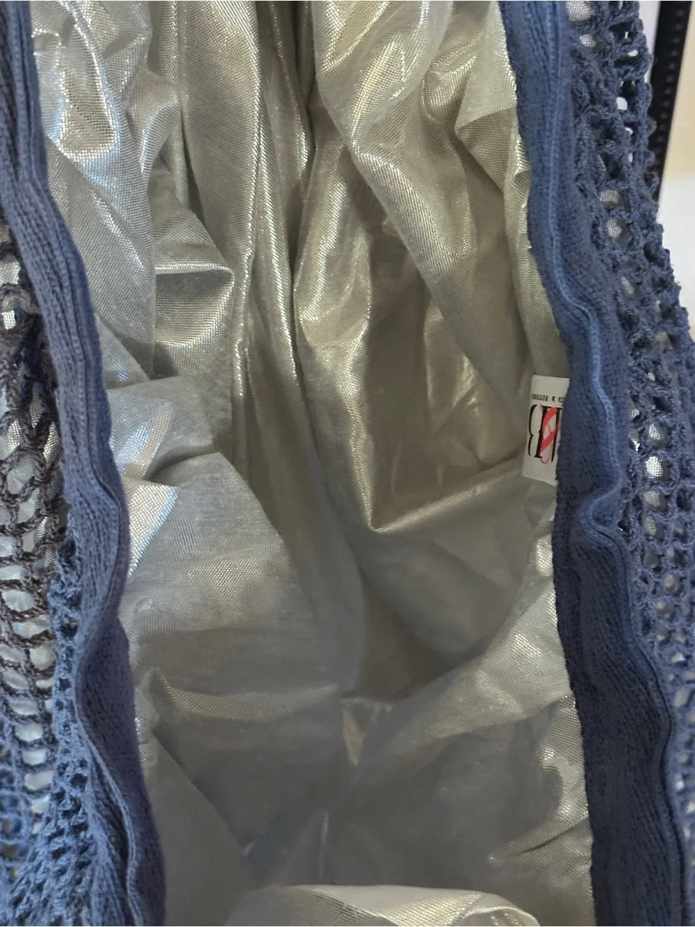 NWT - the America & Beyond Fishnet Handheld Tote Bag.